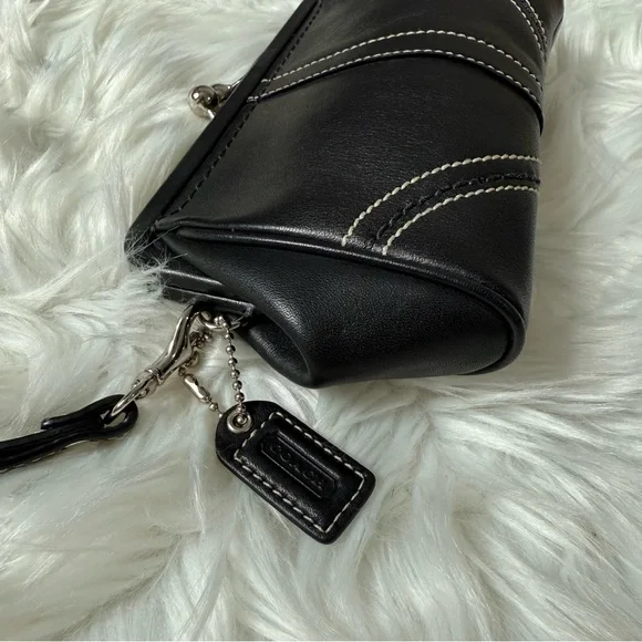 Coach RARE Kisslock Y2K Black Leather Clutch Wristlet - Picture 16 of 16